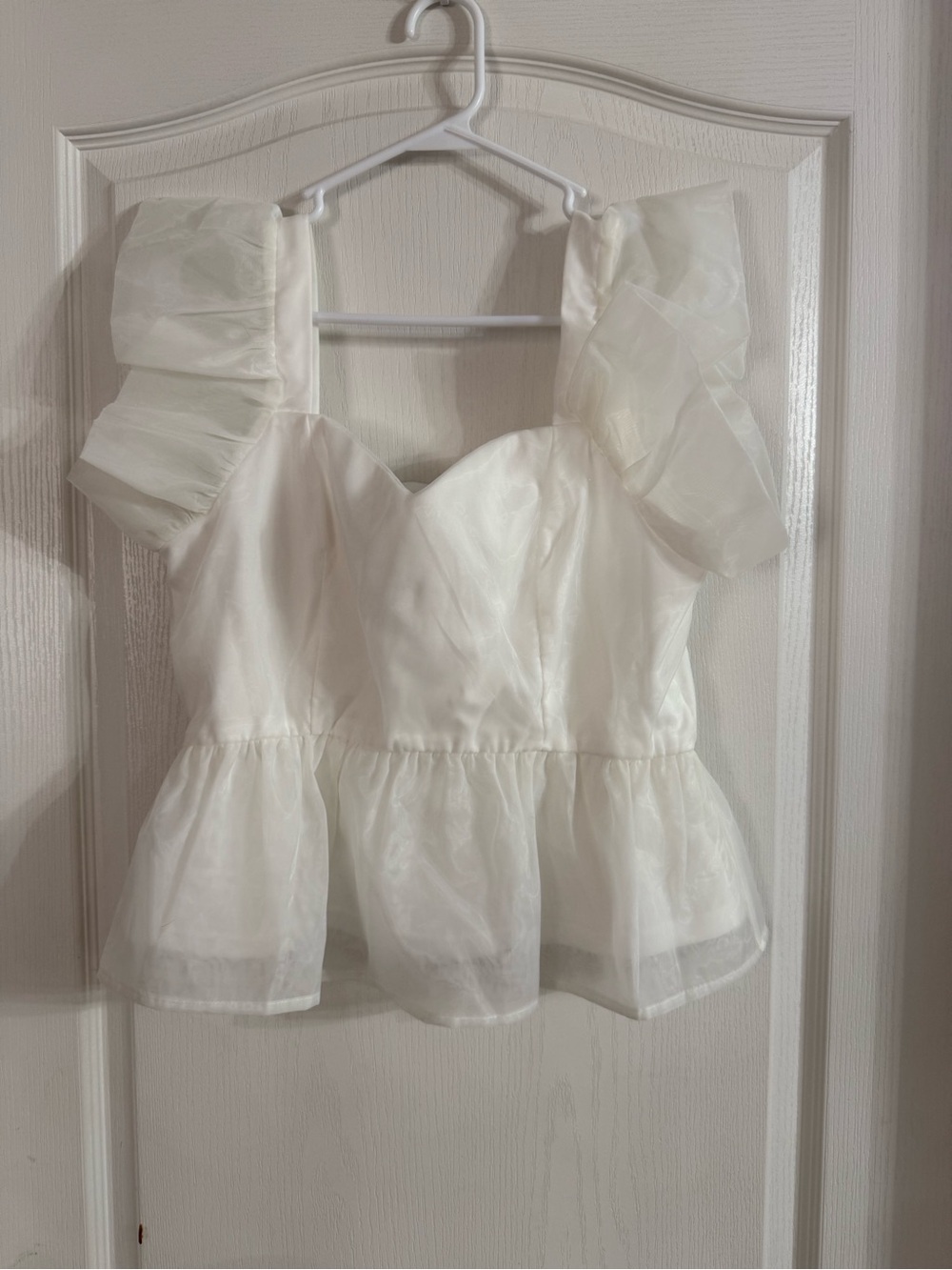 TCEC Women’s White Organza Bridal Top Sz L. MY-52